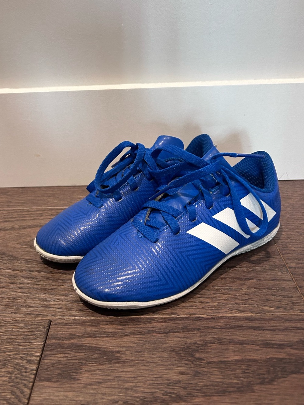 Adidas Size 12 Boy's Nemesis Indoor Soccer Shoes